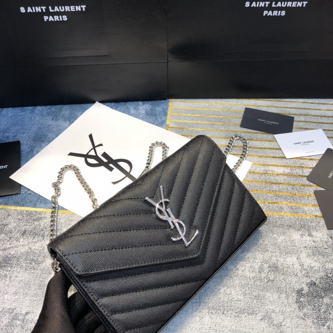 Bolsa Tiracolo Feminina Saint Laurent – Preta com Corrente