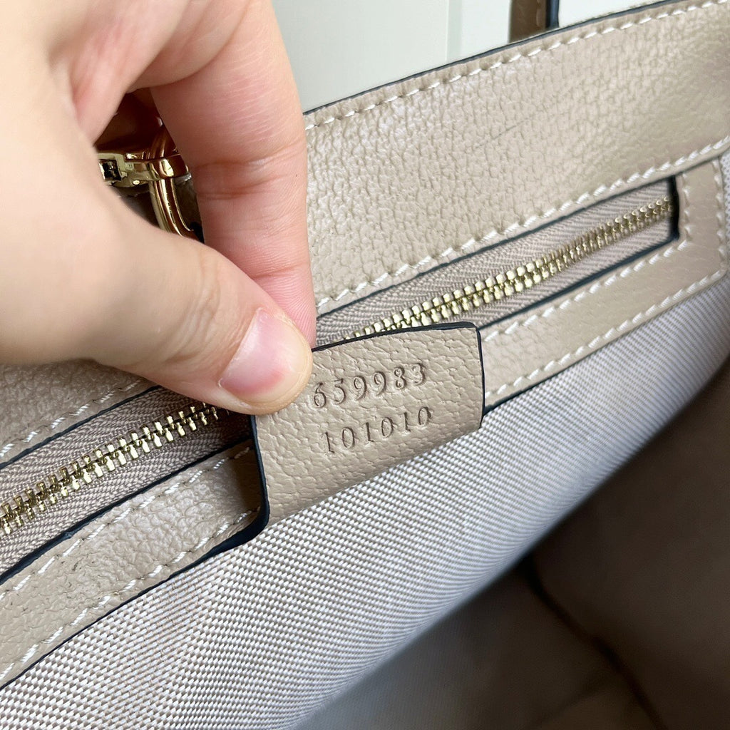 Bolsa Tote Gucci – GG Supreme (Bege Claro)