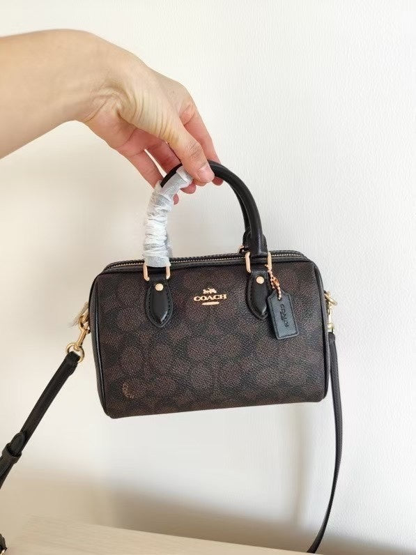 Bolsa Feminina Coach Mini Satchel – Marrom Monograma