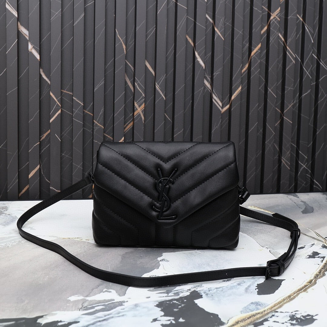 Bolsa Tiracolo Feminina Saint Laurent – Preta Matelassê Chevron (All Black)
