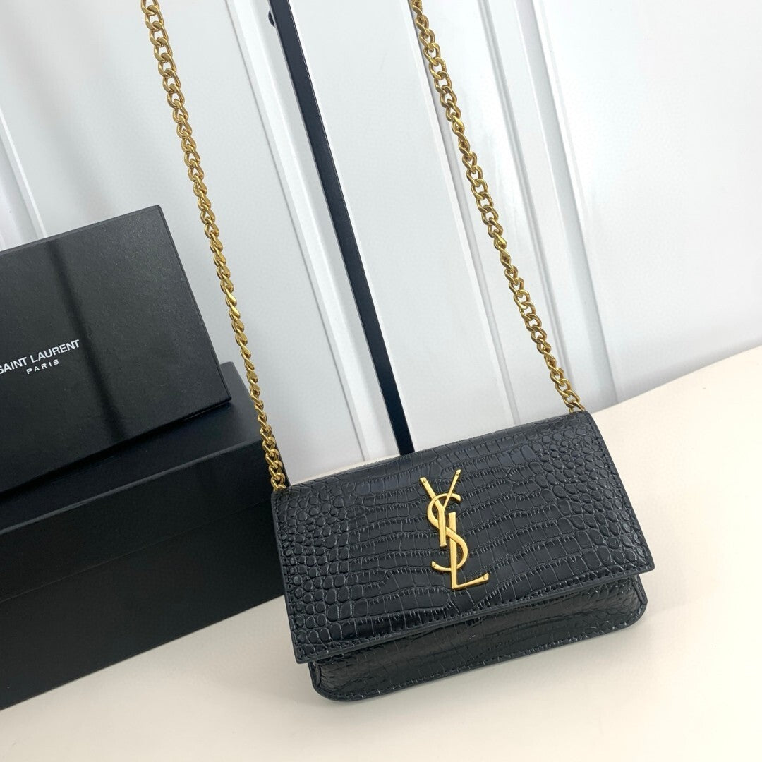 Bolsa Tiracolo Feminina Saint Laurent – Preta Croco com Corrente Dourada