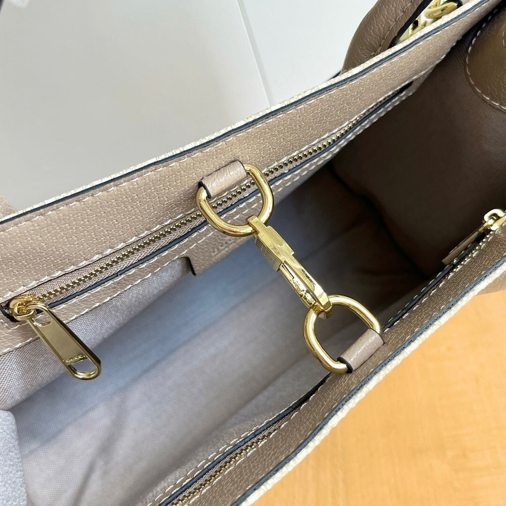 Bolsa Tote Gucci – GG Supreme (Bege Claro)