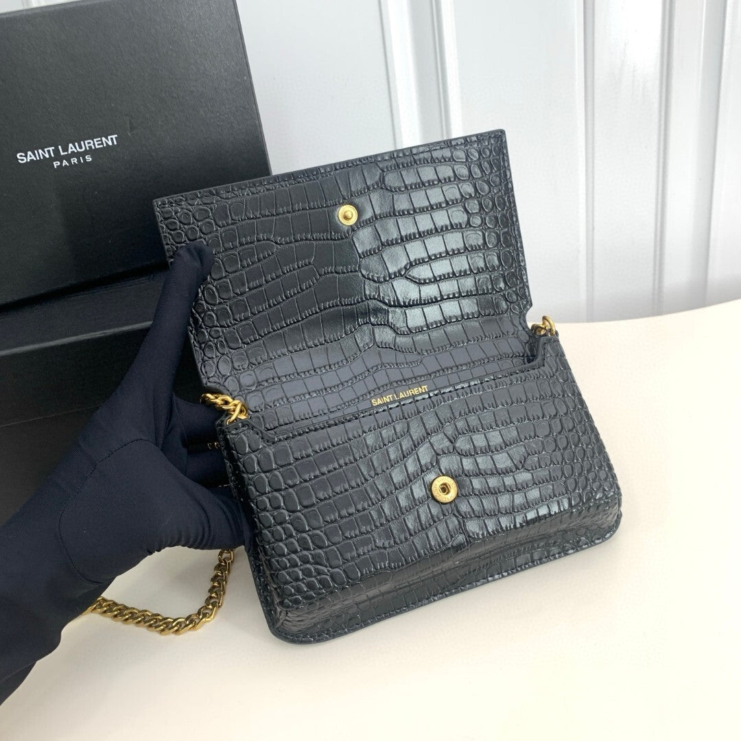 Bolsa Tiracolo Feminina Saint Laurent – Preta Croco com Corrente Dourada