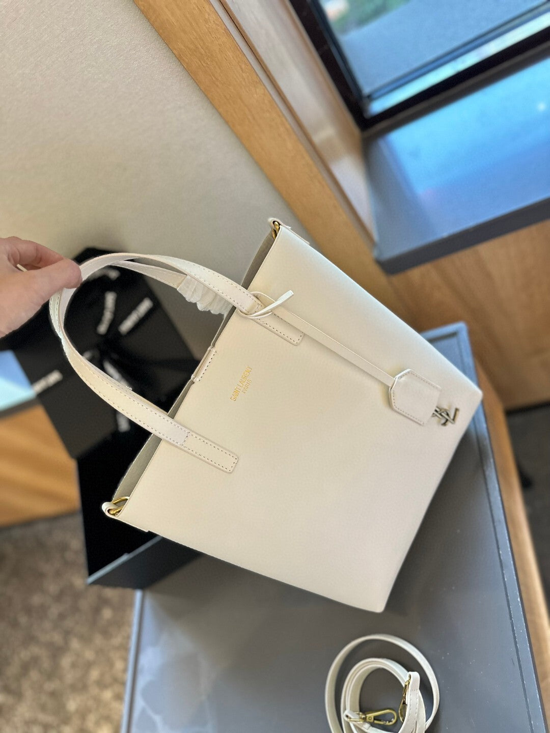 Bolsa Tote Feminina Saint Laurent – Branca Minimalista