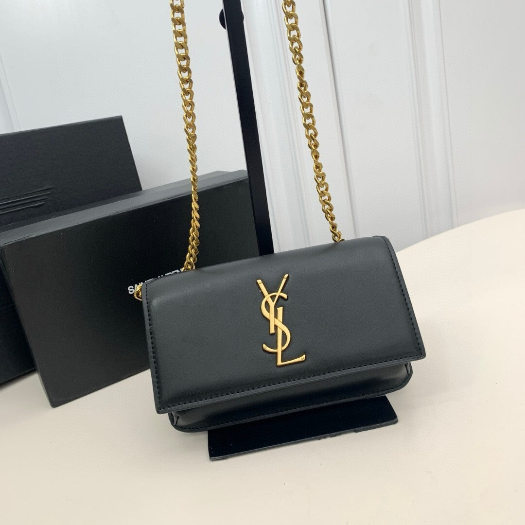 Bolsa Tiracolo Feminina Saint Laurent – Preta Lisa com Corrente Dourada